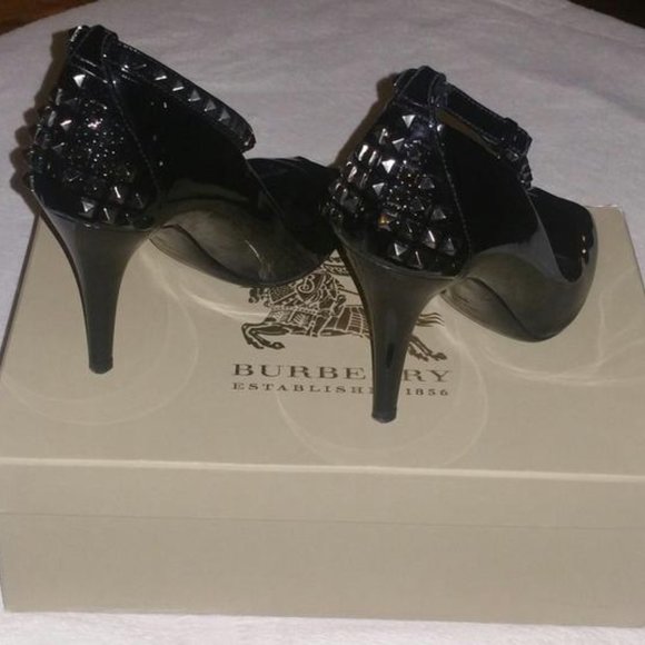 BURBERRY BLACK PATENT LEATHER ANKLE CUFF PEEP-TOE STUDDED PUMPS SIZE 6 - Picture 5 of 5
